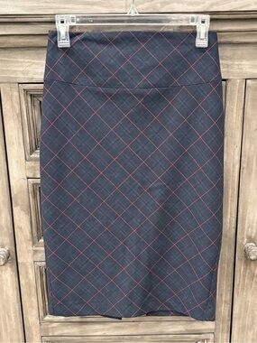 EUC Women’s EXPRESS Classic Black/Red Windowpane Plaid Pencil Skirt (2)